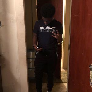 Meet your Posher, Malik